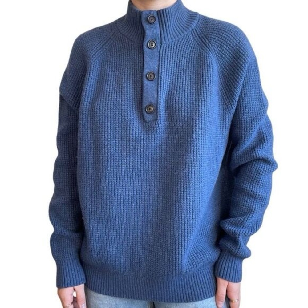 Banana Republic Men's Blue Crewneck Sweater